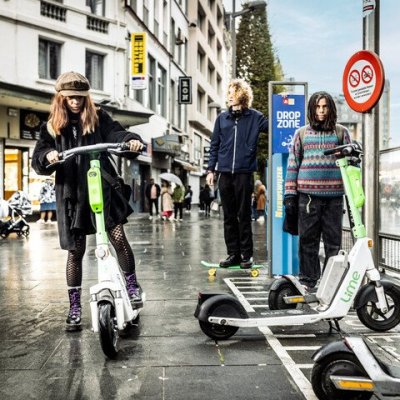 jongeren op deelstep