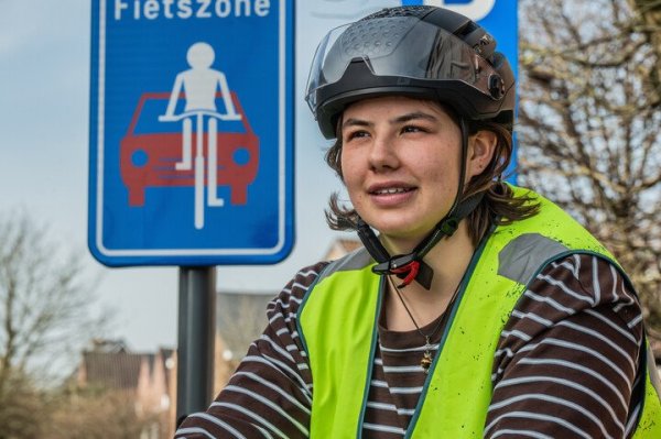 fietser speedpedelec in een fietszone