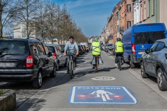 Fietsers in een fietszone